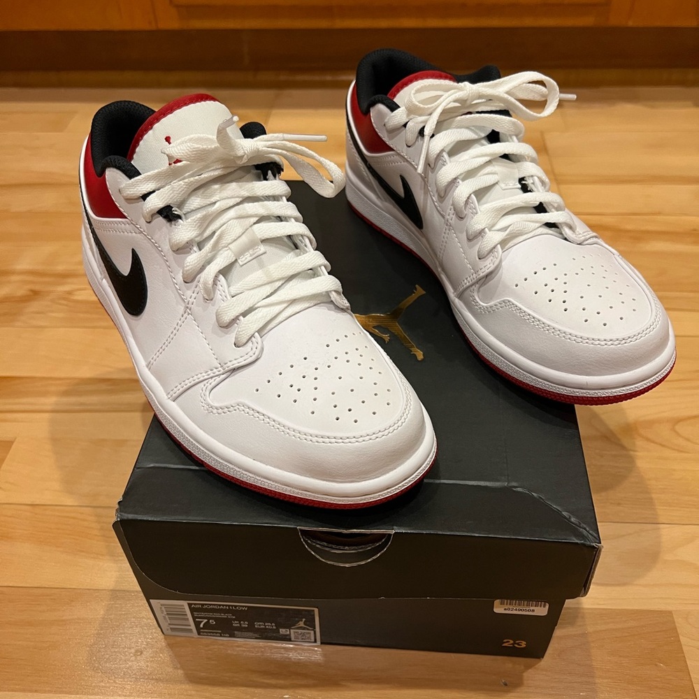 Air Jordan Low - White University Red